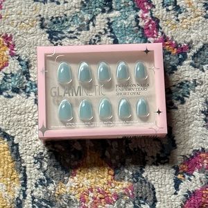Glamnetic short almond blue holographic nails